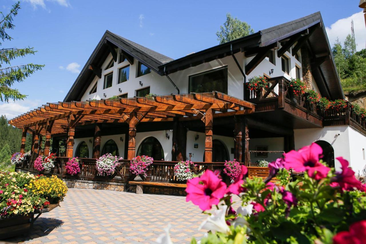 Casa Baciu Colacu 5* פונדו מולדוביי