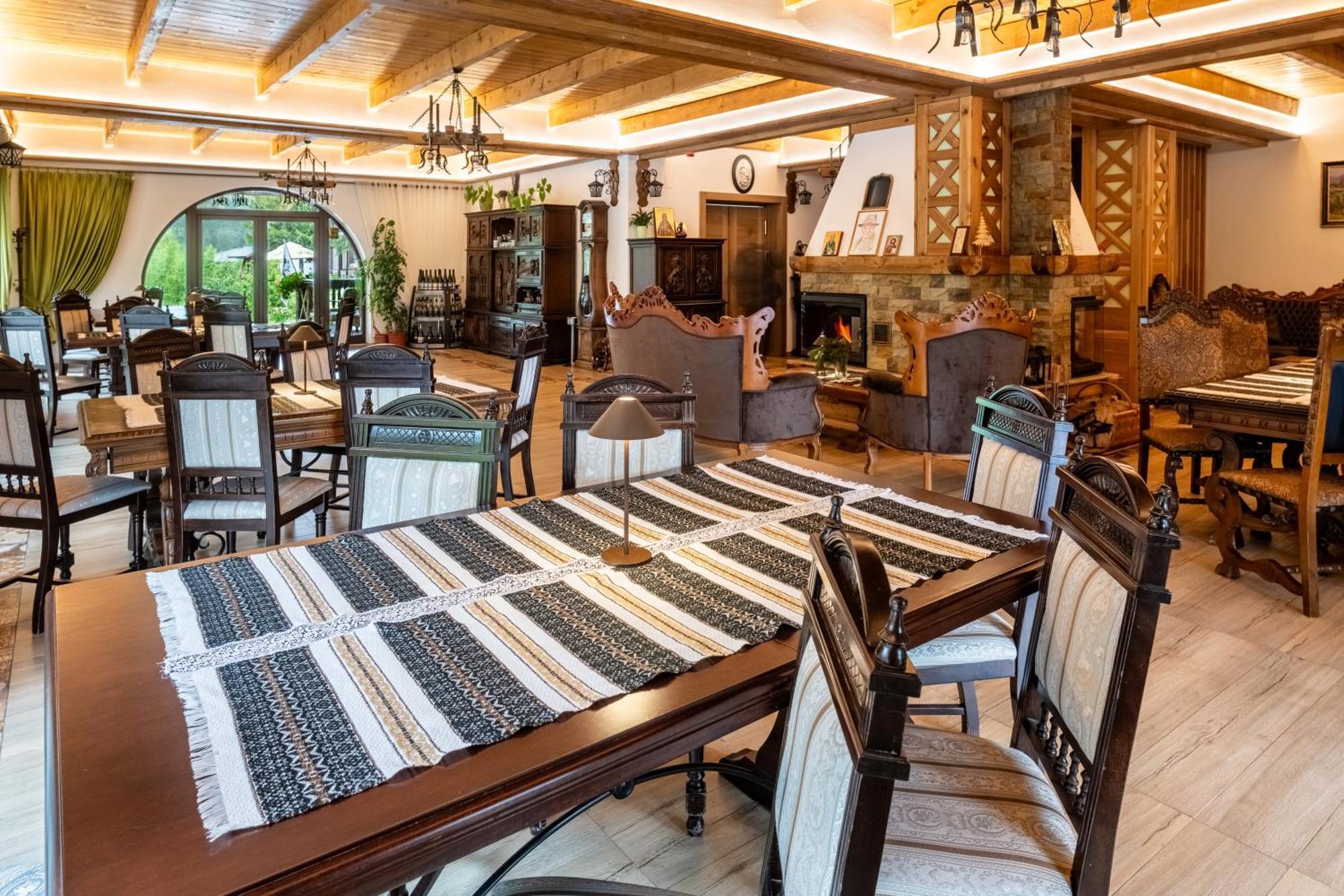 Casa Baciu Colacu Guest house Fundu Moldovei