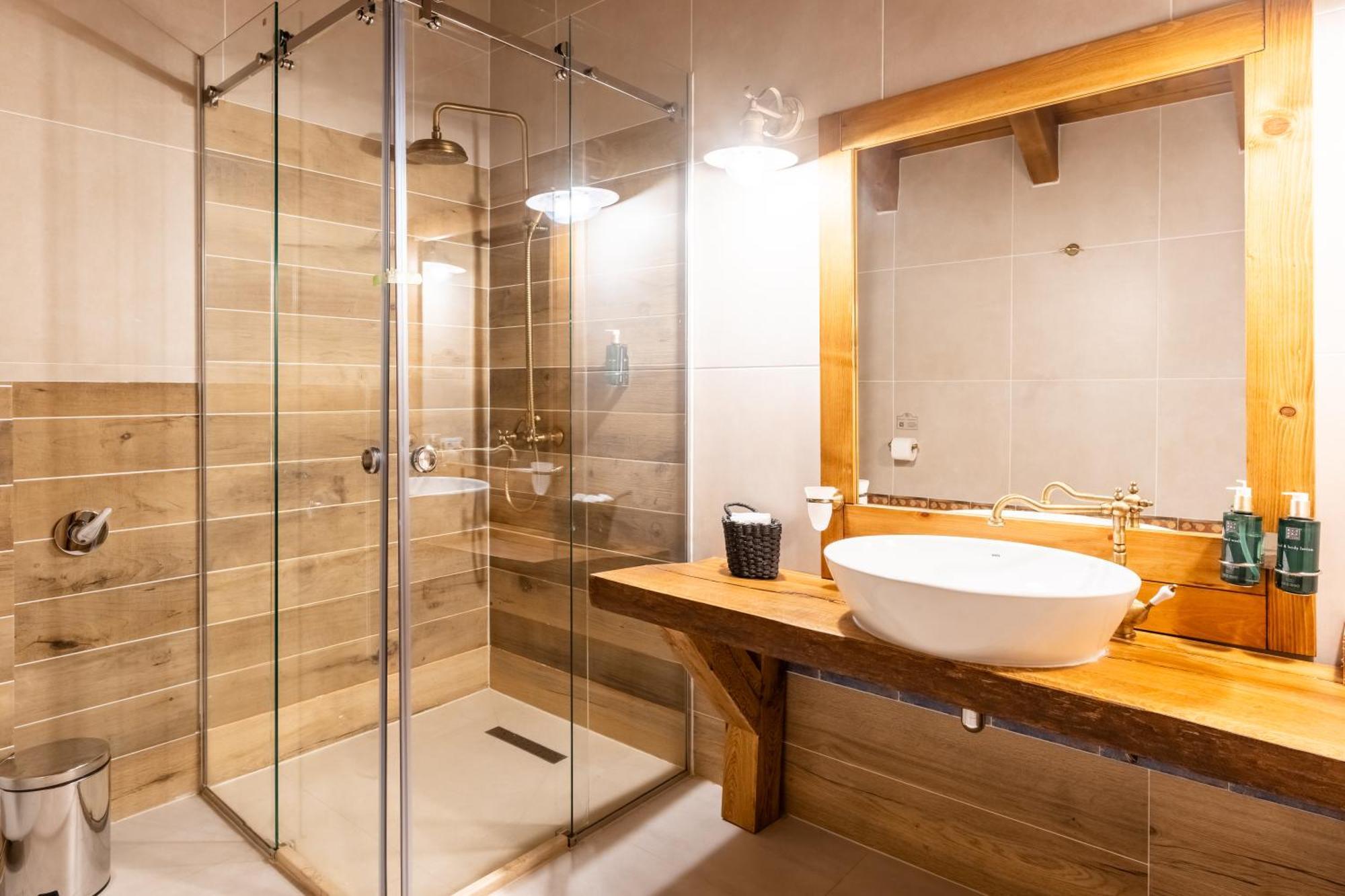 Casa Baciu Colacu 5*